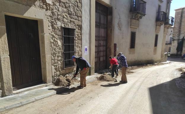 Trabajos de limpieza de la arena 