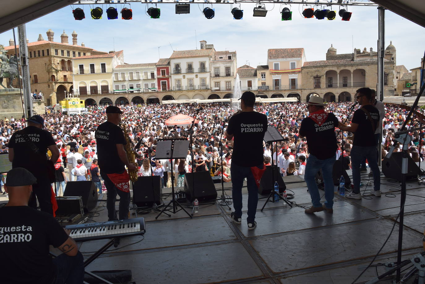 Fotos: Multitudinario Chíviri