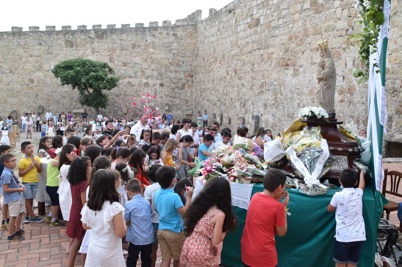 Fotos: La Patrona se llena de flores