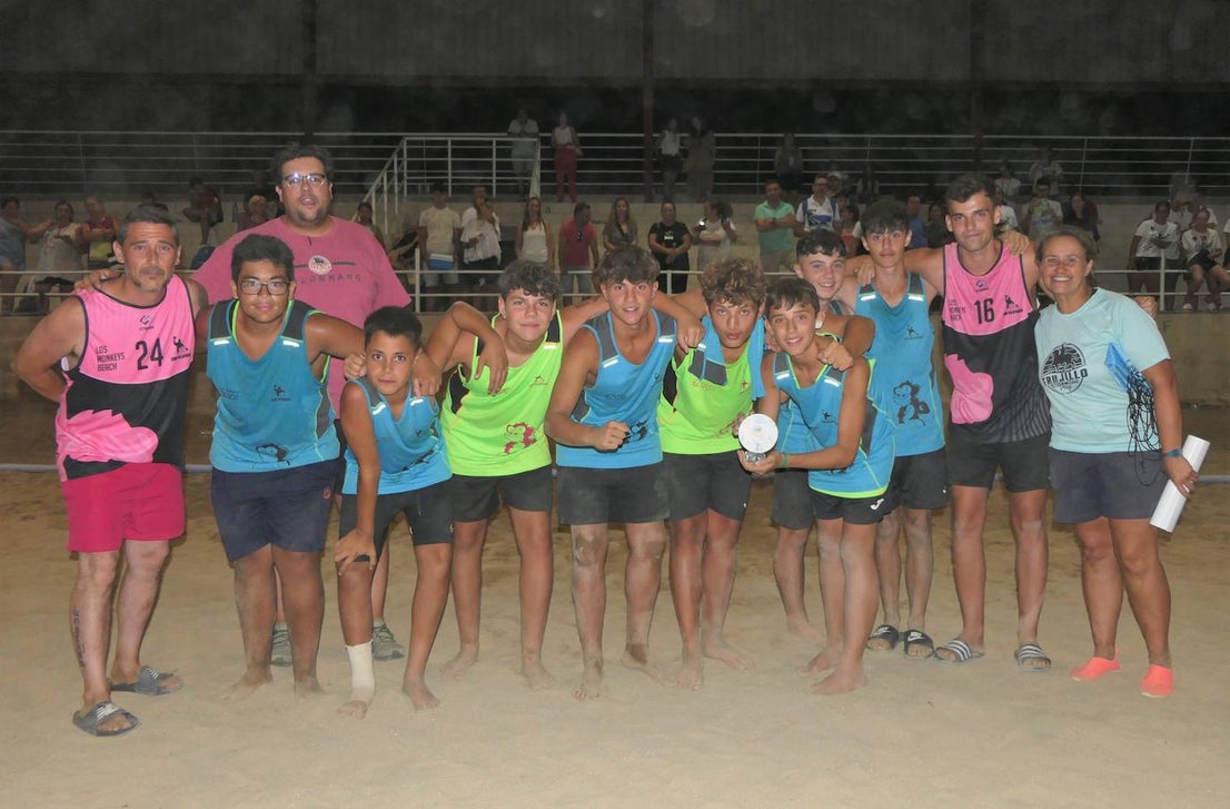 Fotos: II edición del torneo de balonmano playa 'Ciudad de Trujillo'