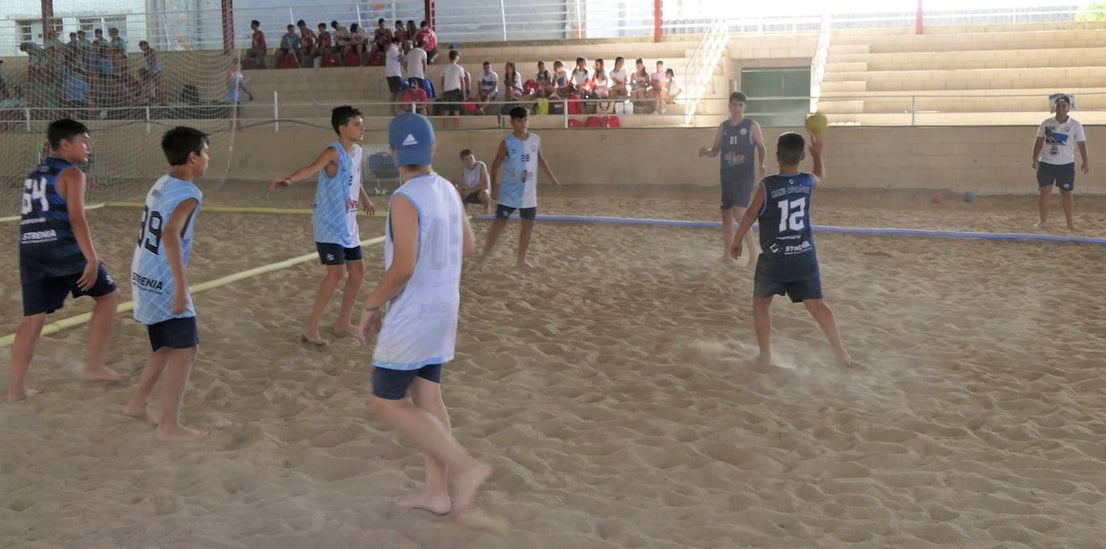 Fotos: II edición del torneo de balonmano playa 'Ciudad de Trujillo'