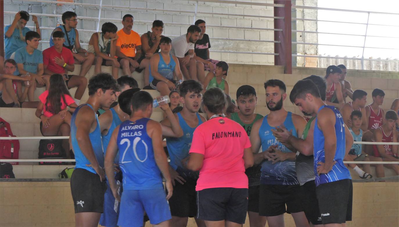 Fotos: II edición del torneo de balonmano playa 'Ciudad de Trujillo'