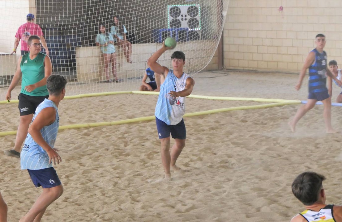 Fotos: II edición del torneo de balonmano playa 'Ciudad de Trujillo'
