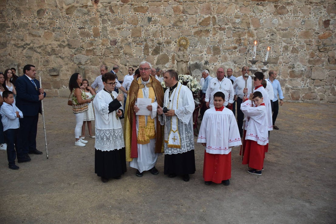 Fotos: Bajada, en procesión, de la Virgen a San Martín