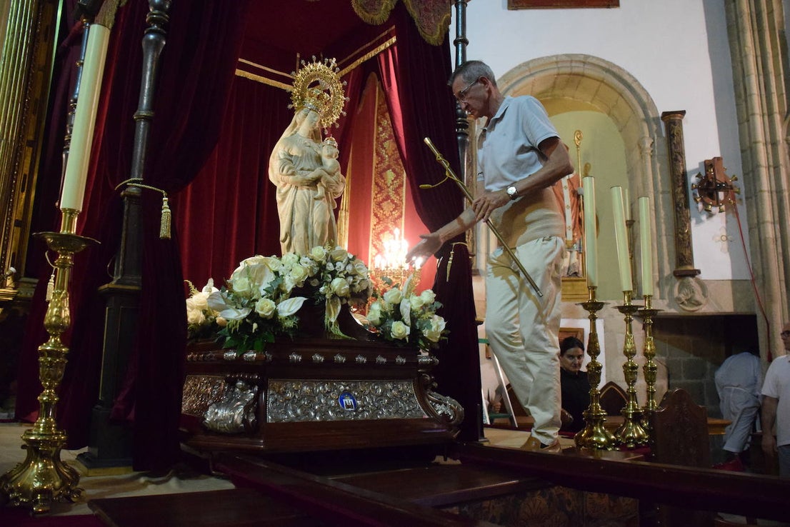 Fotos: Bajada, en procesión, de la Virgen a San Martín