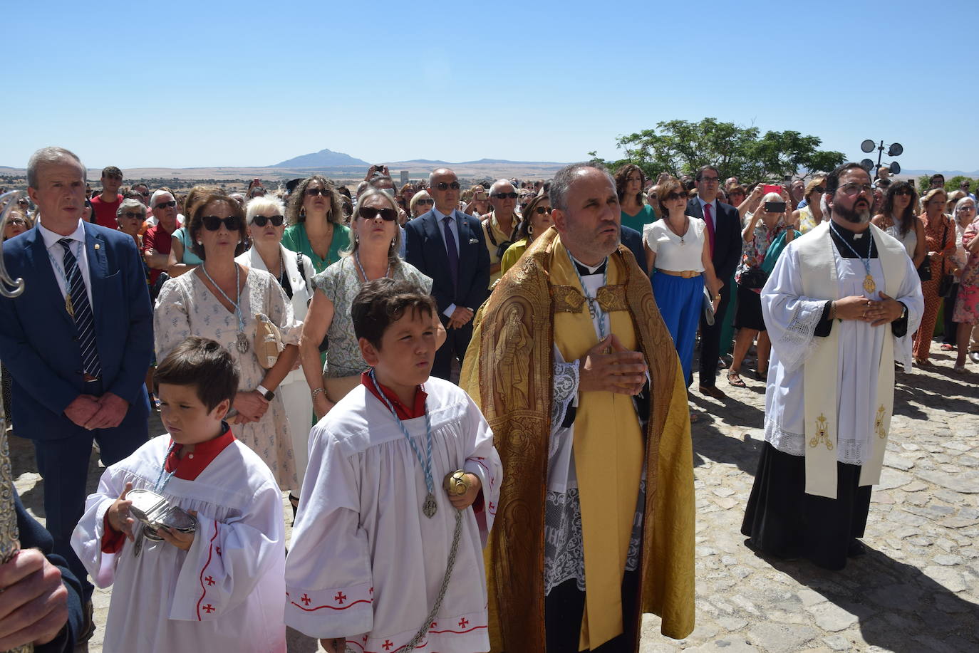 Fotos: Subida, en procesión de la Patrona