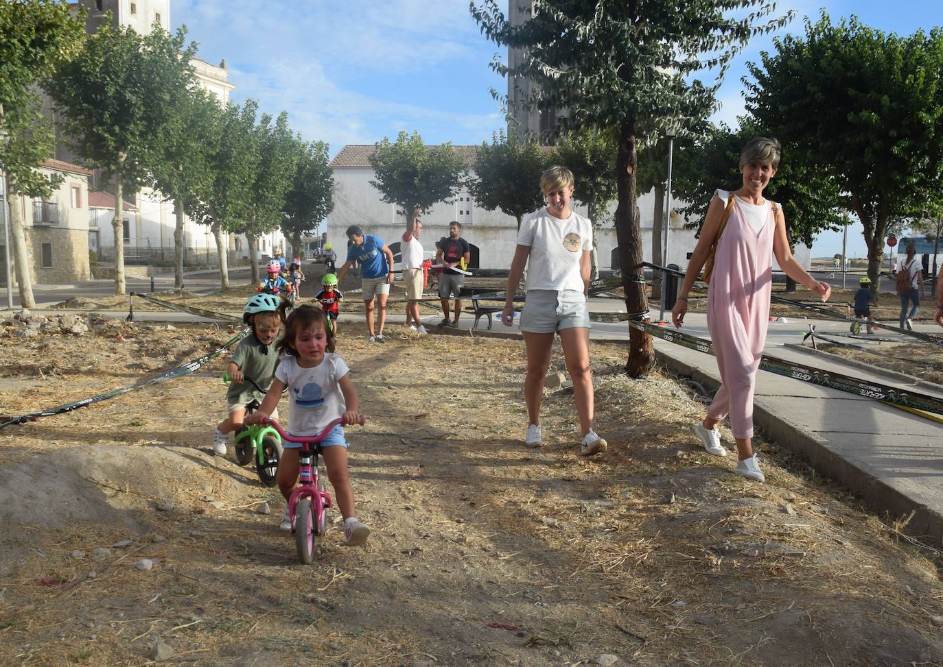 Participantes en la gincana realizada ayer. 