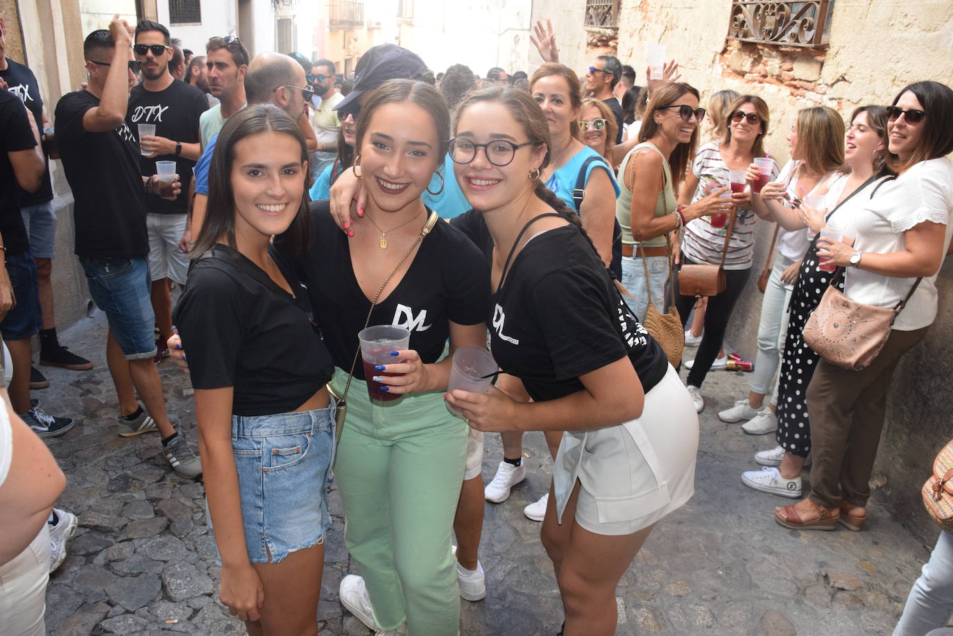 Fotos: Gran ambiente en la jornada de la capea de las mujeres