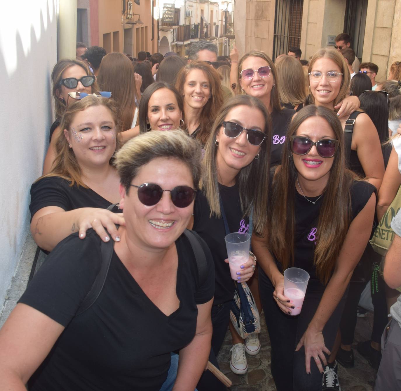 Fotos: Gran ambiente en la jornada de la capea de las mujeres