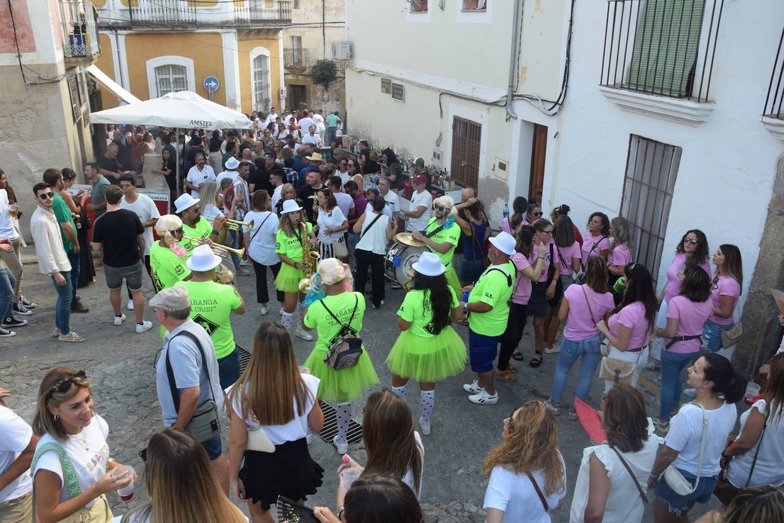 Fotos: Gran ambiente en la jornada de la capea de las mujeres