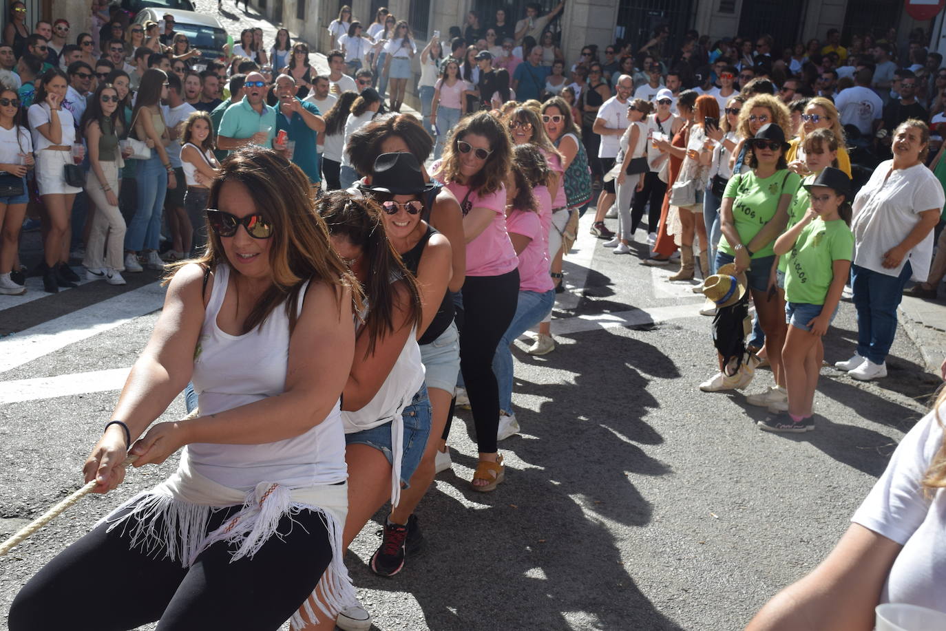 Fotos: Gran ambiente en la jornada de la capea de las mujeres
