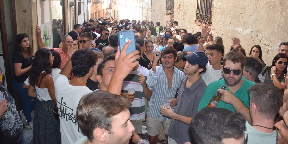 Fotos: Gran ambiente en la jornada de la capea de las mujeres