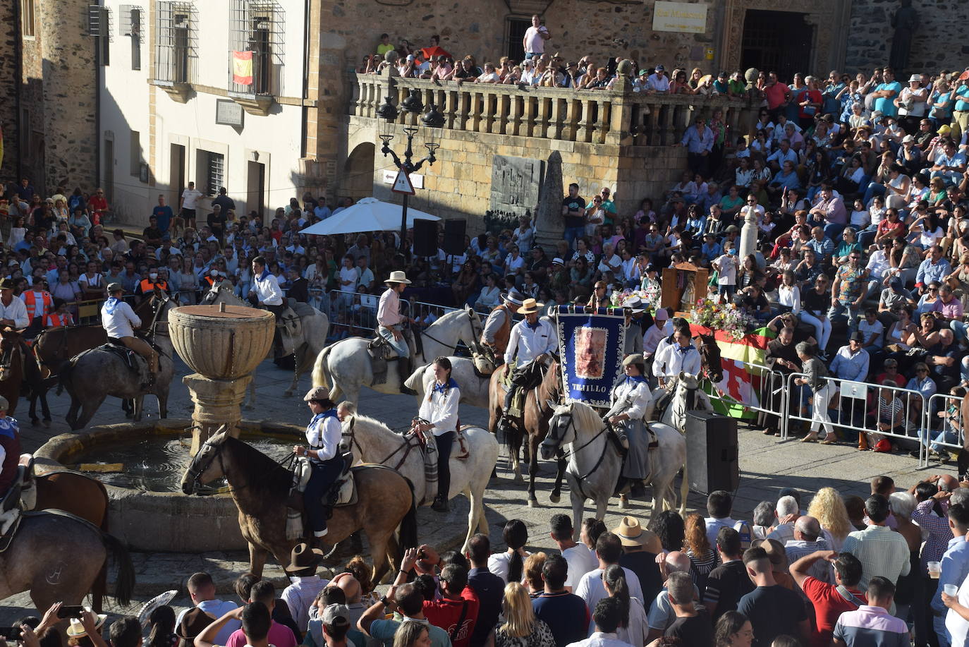Imagen secundaria 1 - Un nutrido grupos de caballistas de la ciudad participa en la tradicional peregrinación a Guadalupe