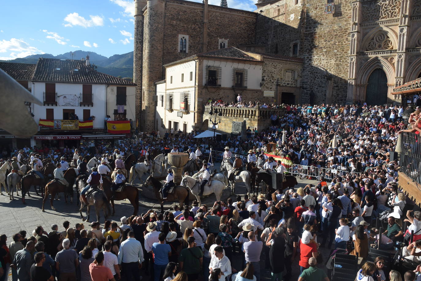 Entrada del gruo de Trujillo 