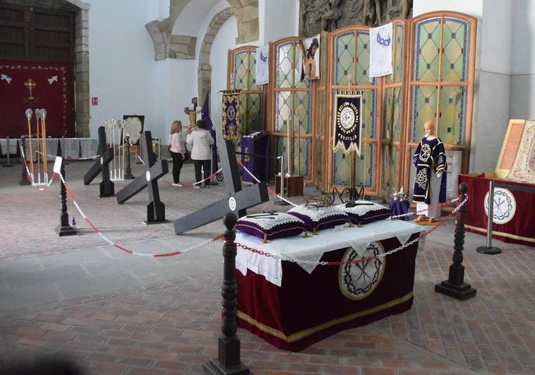 Una muestra da a conocer la evolución de la hermandad del Cristo del Perdón