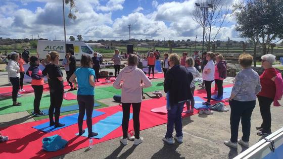 Decenas de personas participan en las actividades organizadas en San Lázaro