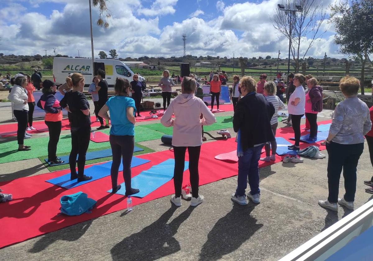 Decenas de personas participan en las actividades organizadas en San Lázaro