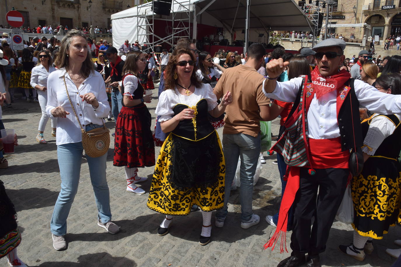 Un multitudinario y caluroso Chíviri