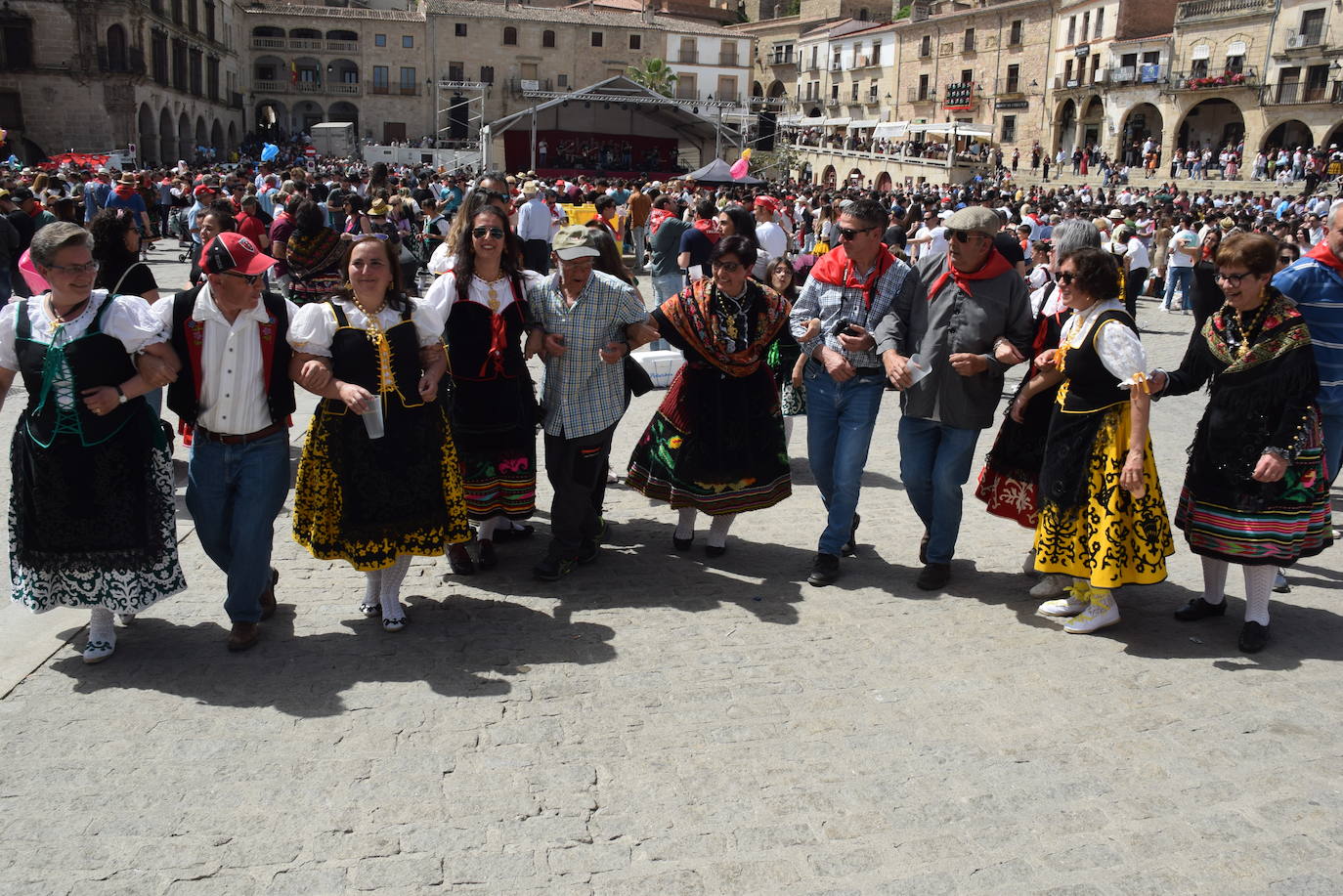 Un multitudinario y caluroso Chíviri