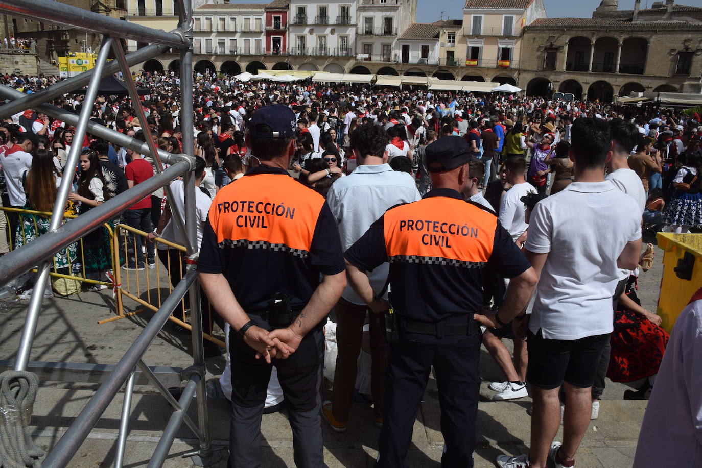 Un multitudinario y caluroso Chíviri