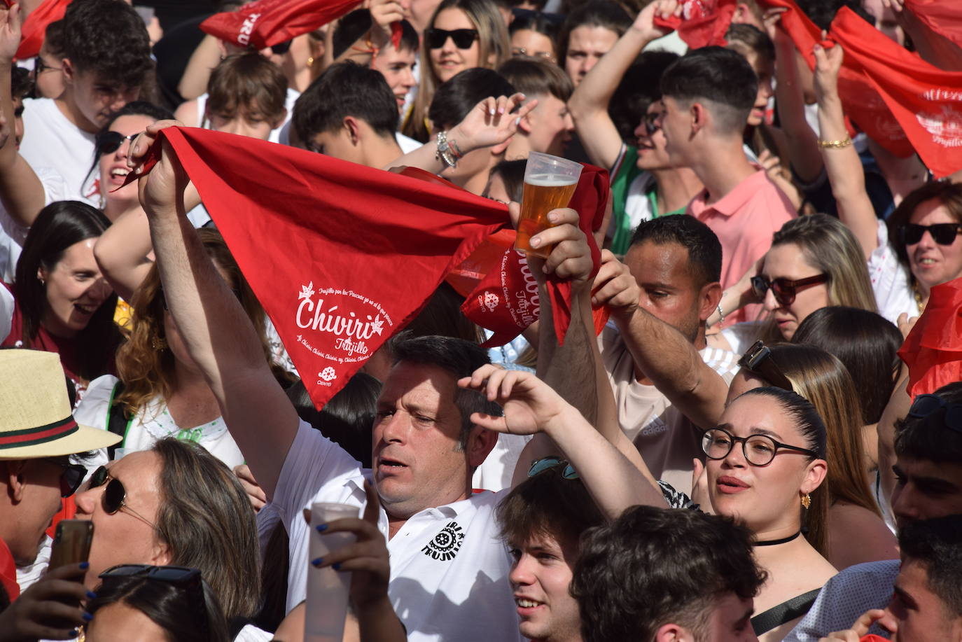 Un multitudinario y caluroso Chíviri