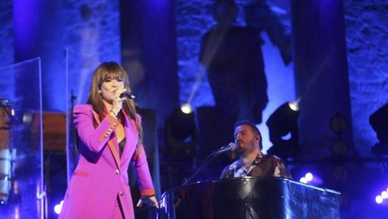 Preacuerdo firmado para que 'Siempre Así' y Vanesa Martín actúen en las fiestas patronales
