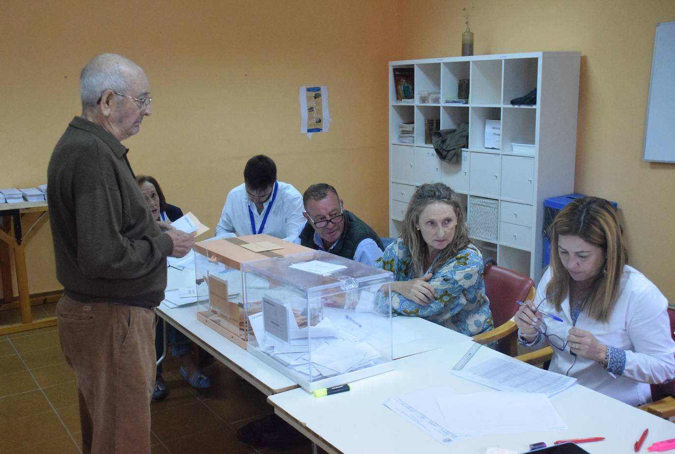 Llaman a 22 nuevos vecinos para las mesas electorales del 23-J
