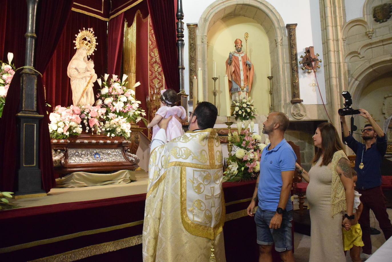 Presentación de los bebés a la Virgen
