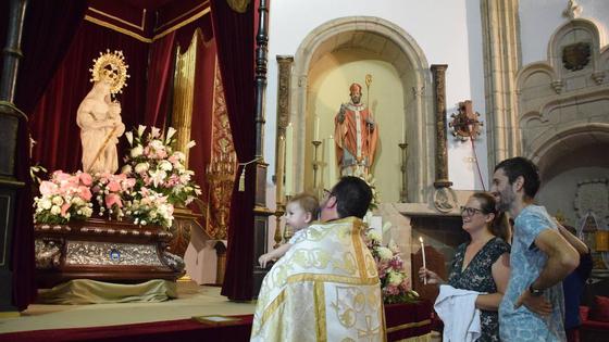 Presentación de los bebés a la Virgen
