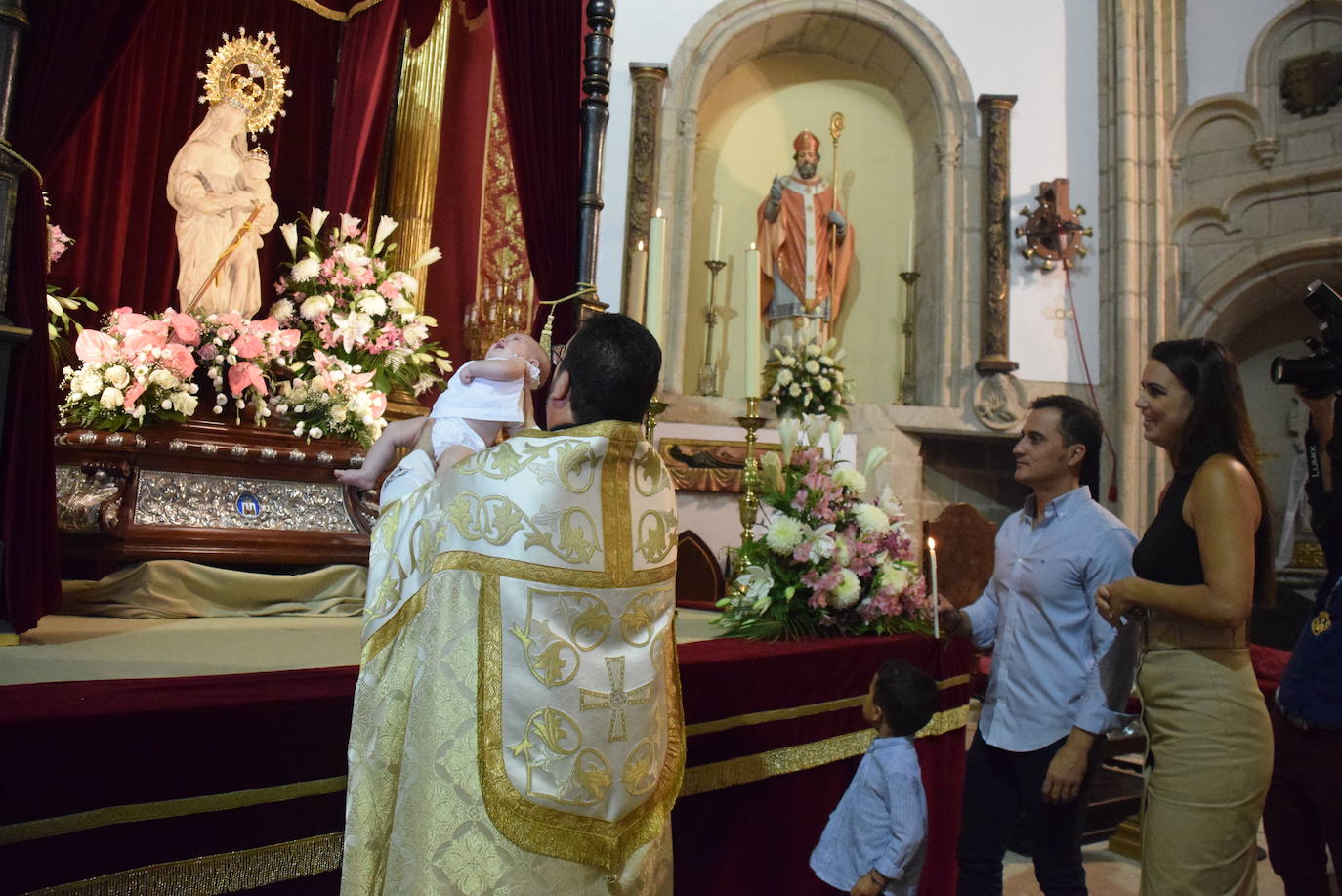 Presentación de los bebés a la Virgen