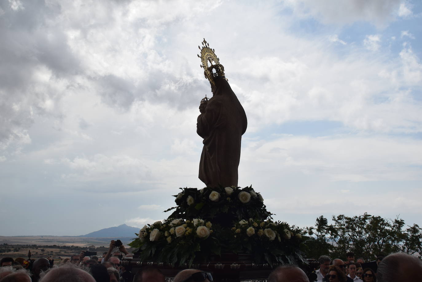 Subida, en procesión, de la Patrona al castillo