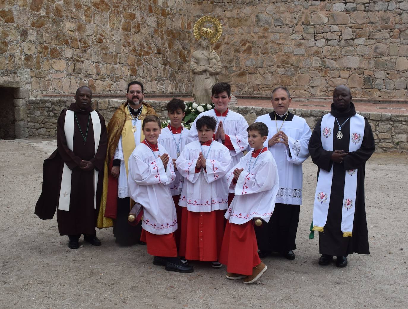 Subida, en procesión, de la Patrona al castillo