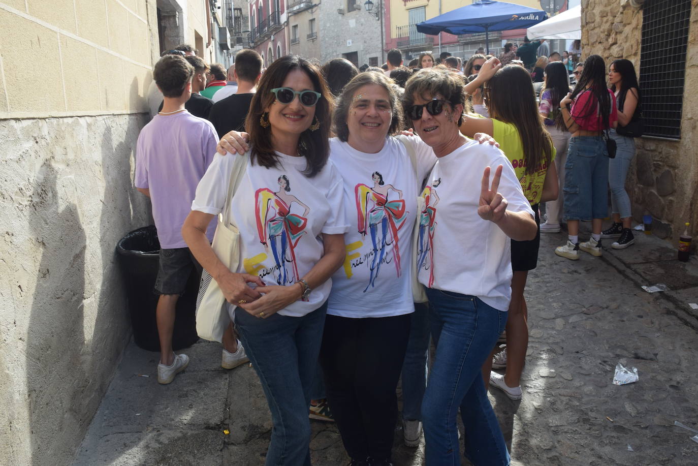Ambiente festivo del día de la capea de las mujeres