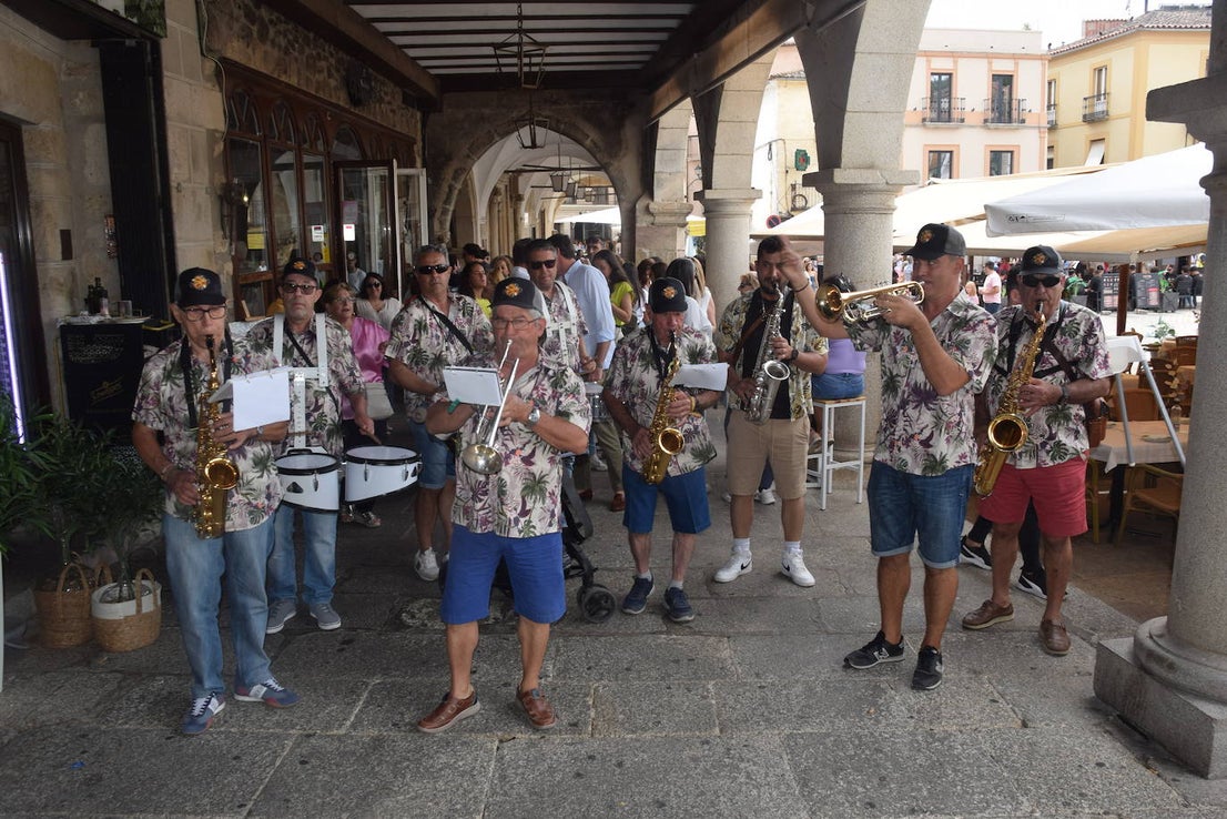 Ambiente festivo del día de la capea de las mujeres