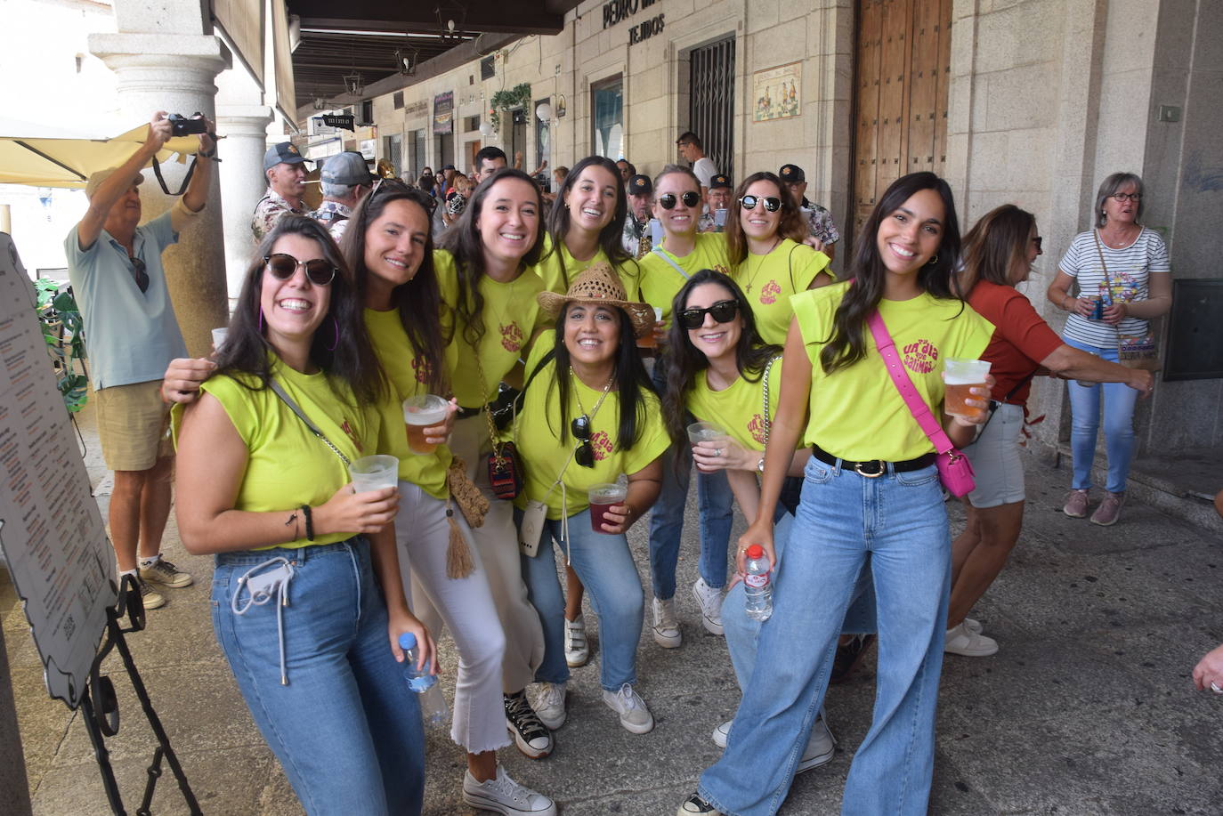 Ambiente festivo del día de la capea de las mujeres