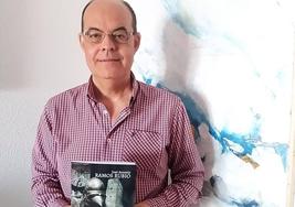 José Antonio Ramos con us nuevo libro