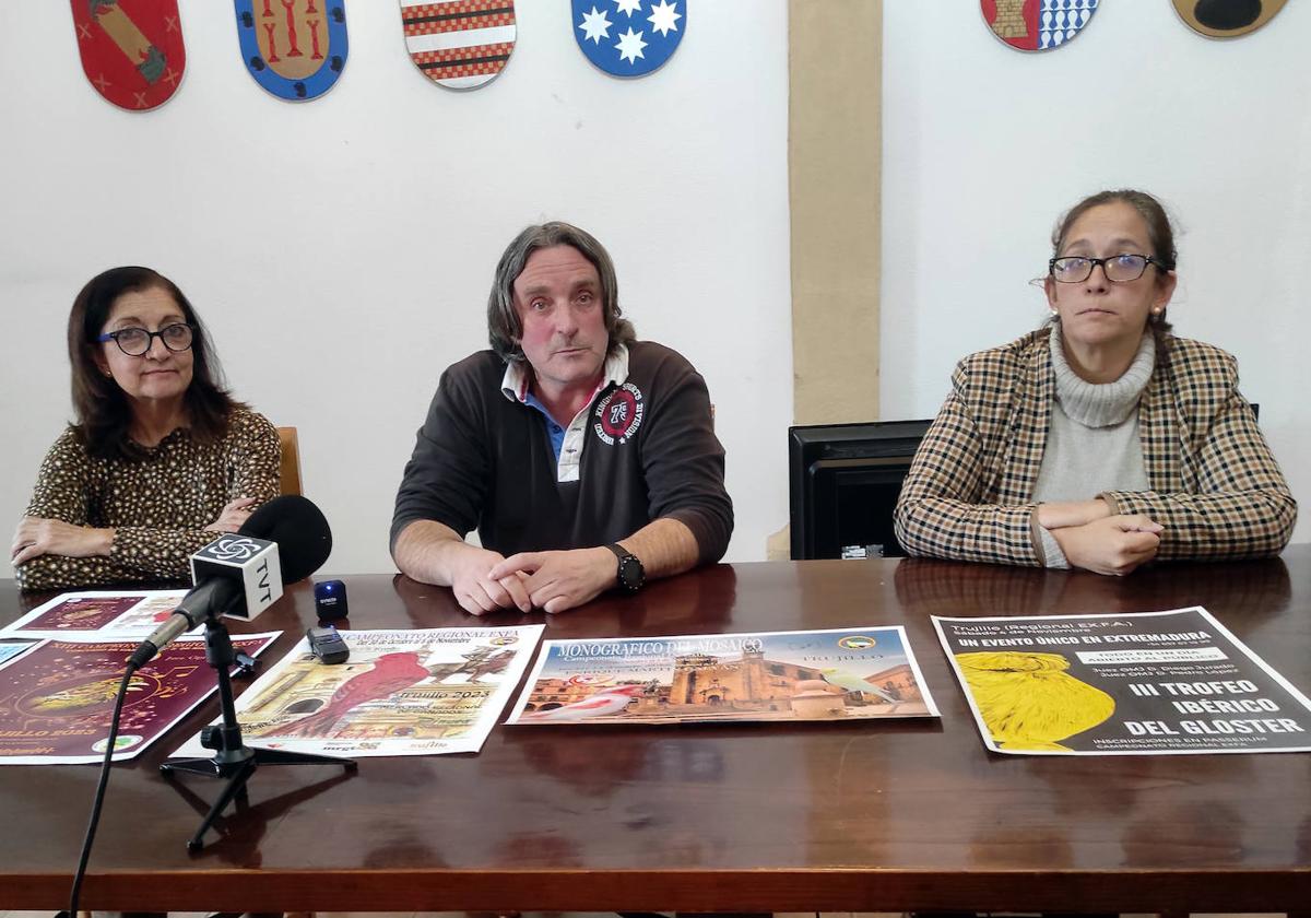 El campeonato regional reunirá a más de 1.200 canarios en el Mercado Regional
