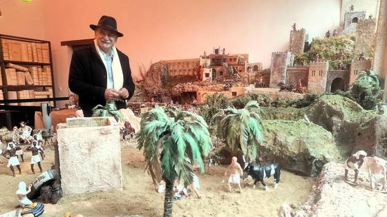 Jesús Ortiz vuelve a montar su belén en el palacio de los Barrantes Cervantes