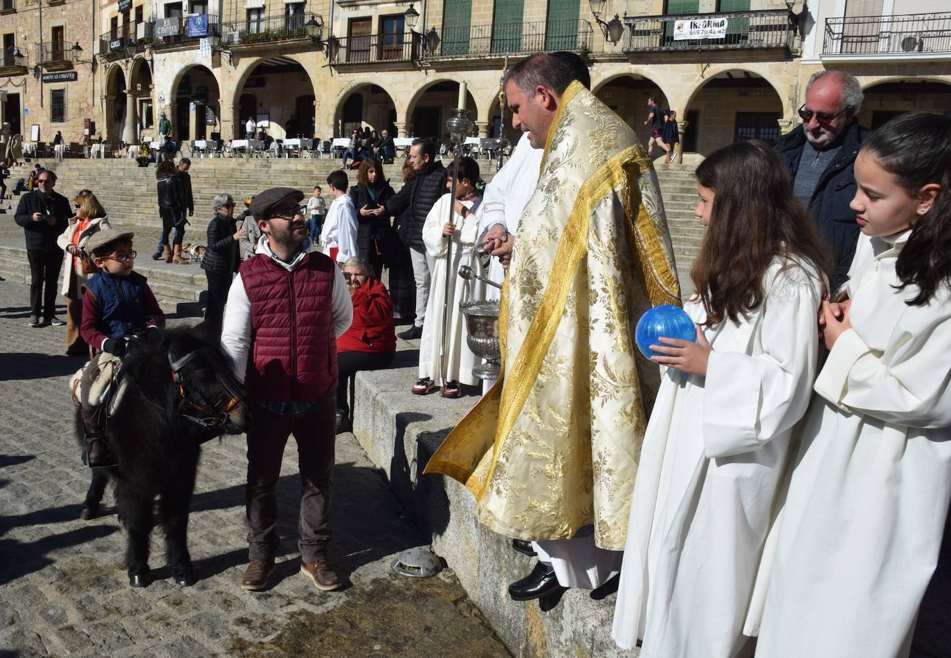 Participantes en la celebración de San Antón.