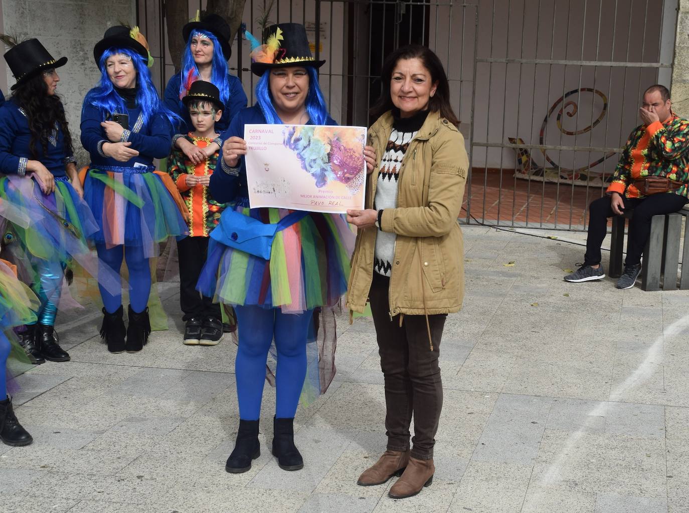 Las dos agrupaciones participantes Pavo Real y Yupik 