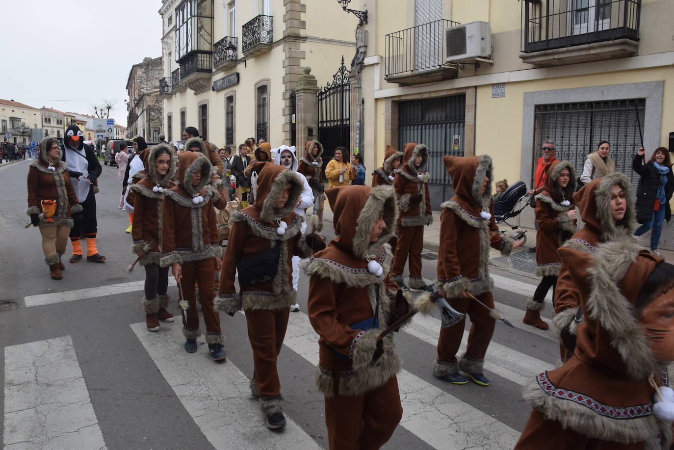 Las dos agrupaciones participantes Pavo Real y Yupik 