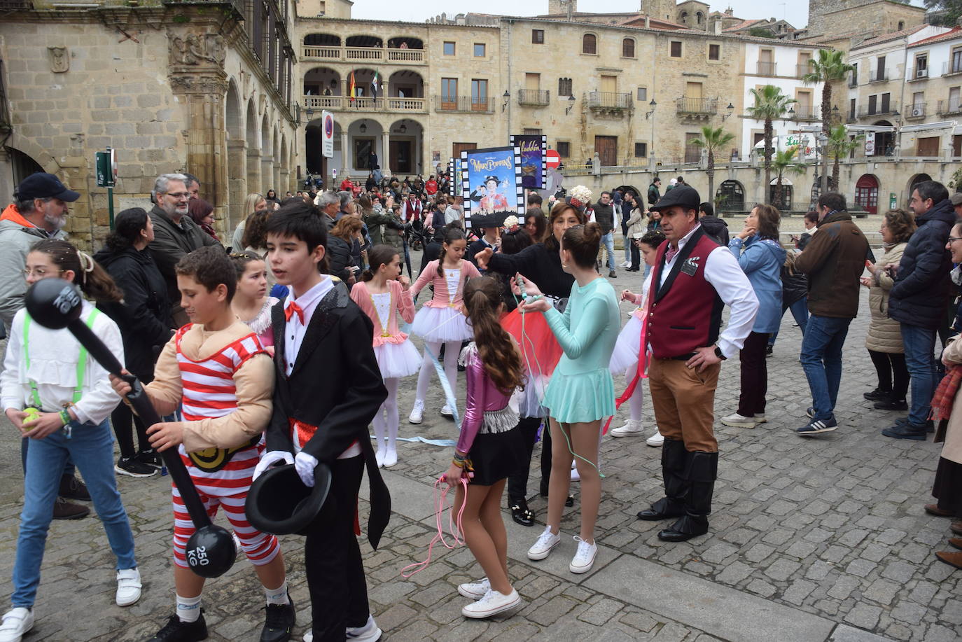 Un carnaval de cine, con el Sagrado Corazón de Jesus