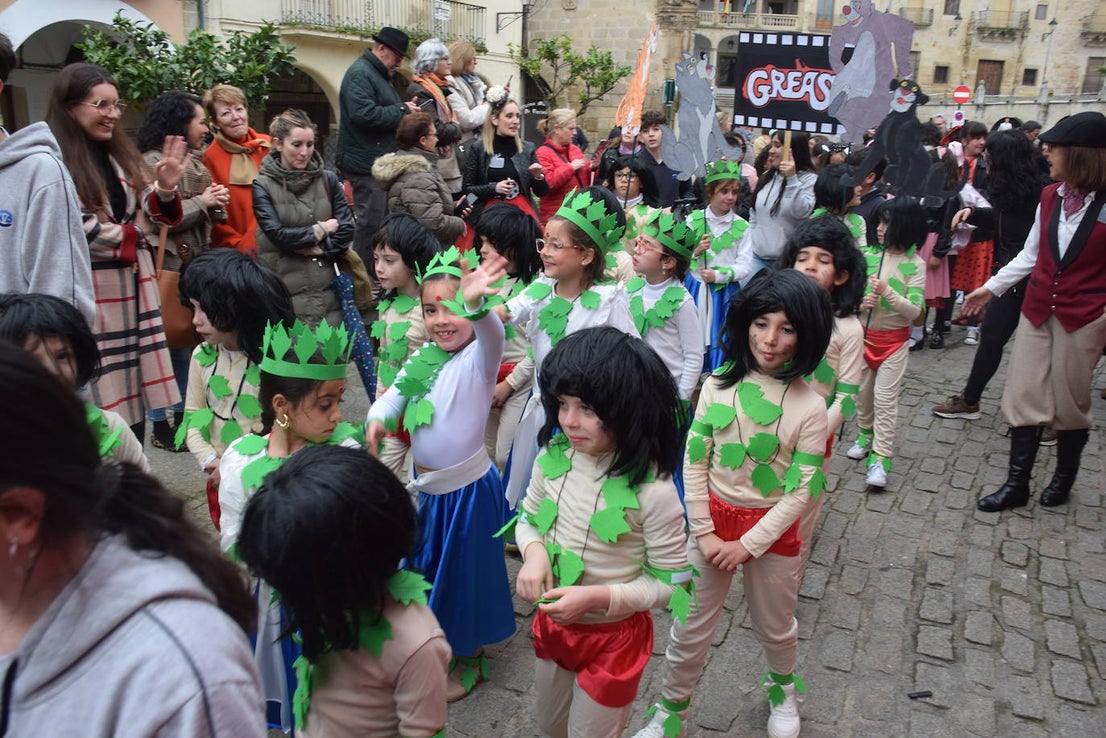Un carnaval de cine, con el Sagrado Corazón de Jesus