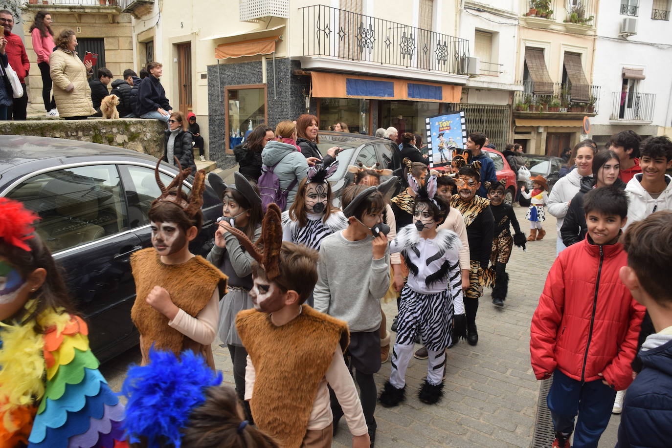 Un carnaval de cine, con el Sagrado Corazón de Jesus