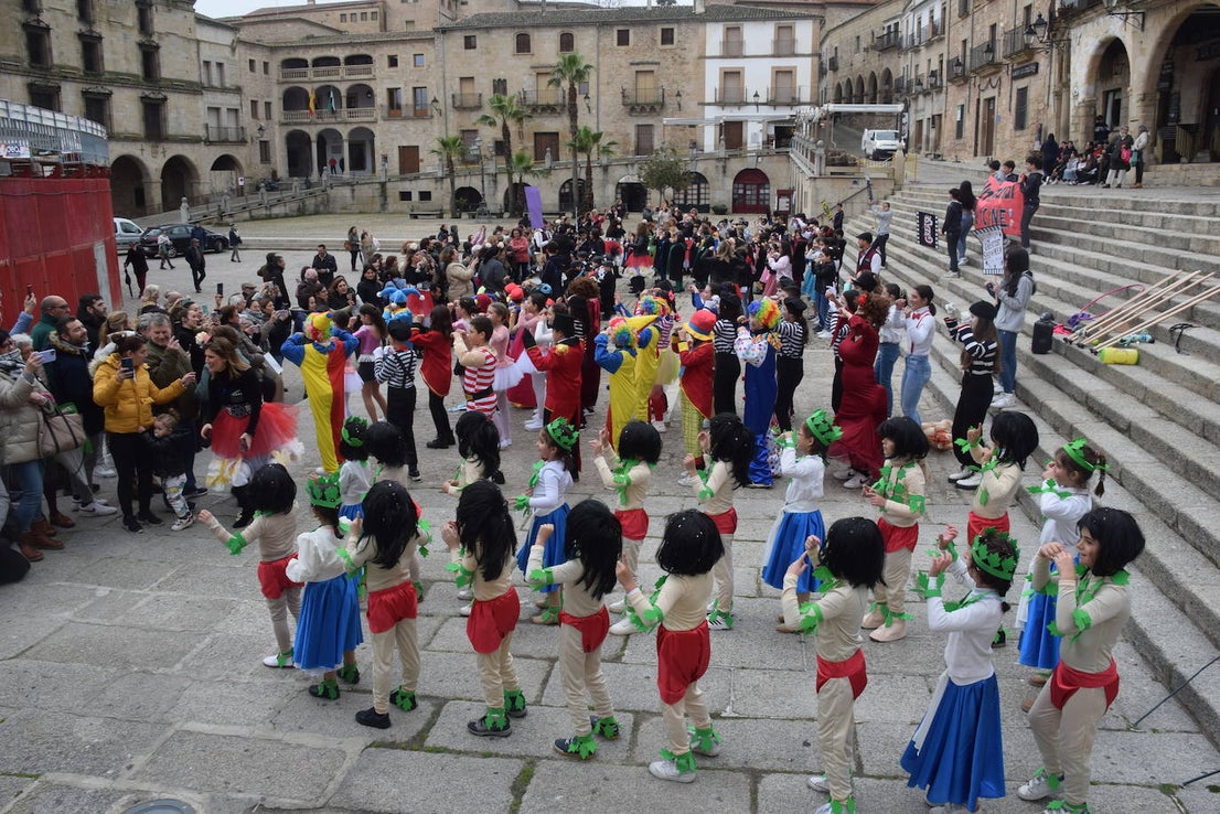 Un carnaval de cine, con el Sagrado Corazón de Jesus