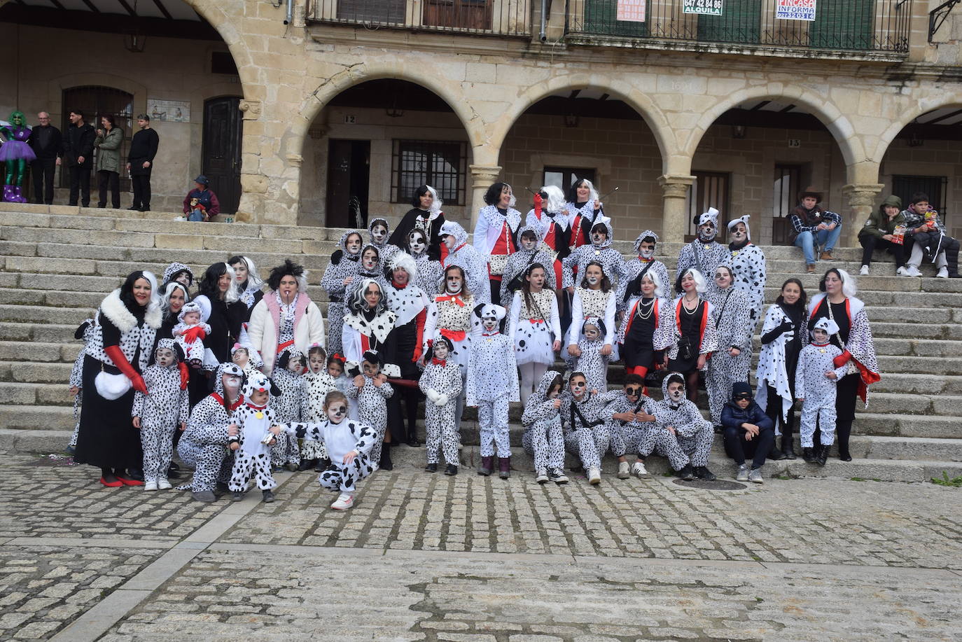 Concurso de comparsas y primer día de festejos taurinos