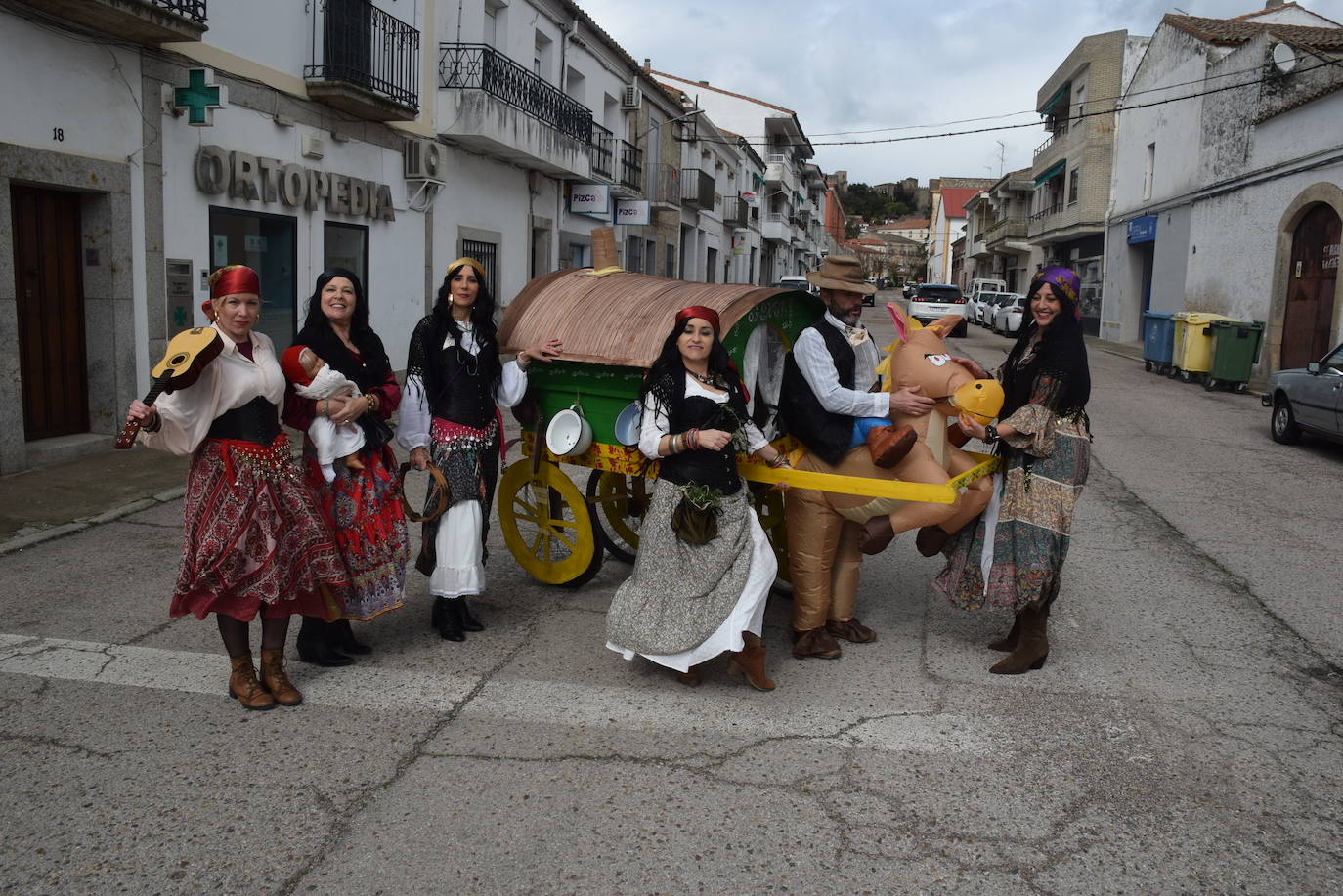 Concurso de comparsas y primer día de festejos taurinos