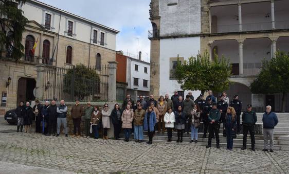 Minuto de silencio por los guardias civiles asesinados en Barbate