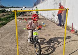 Uno de los menores participantes en la actividad los sábados.