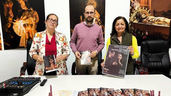 Un recital de saetas, dípticos y pulseras completan la Semana Santa